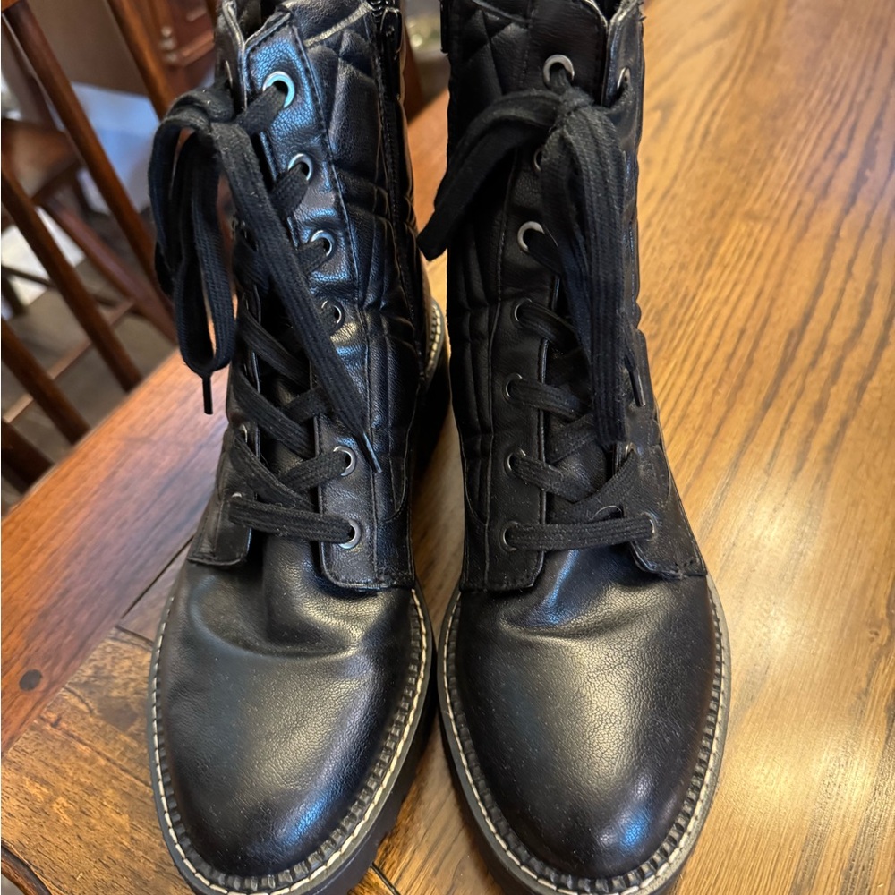 Elegant Black Women's Combat Boots Size 8.5